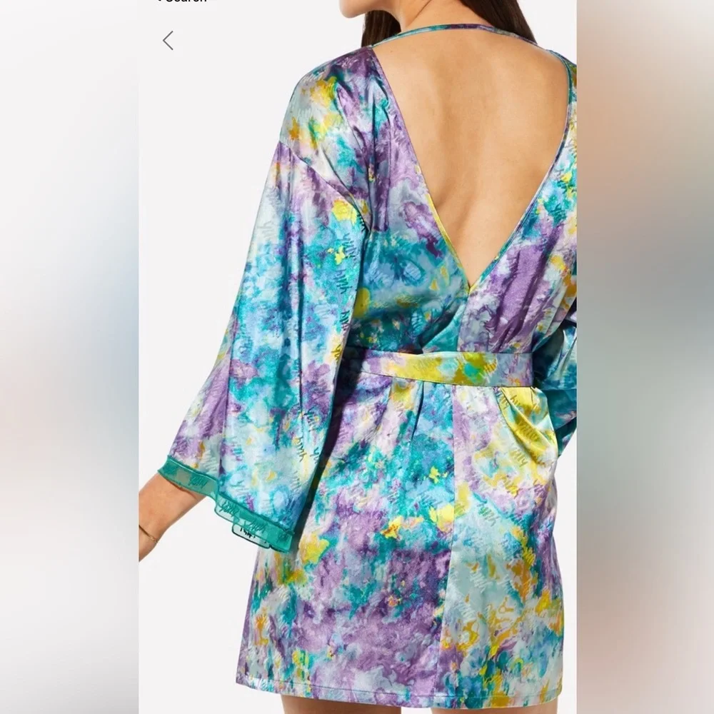 🆕Sattin Pretty Mini Robe - Fabletics - Picture 3 of 15